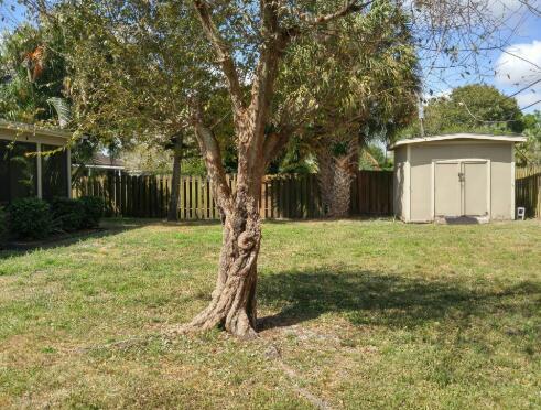 Building Photo - 1331 SW Bellevue Ave