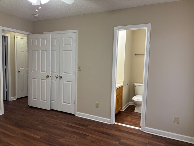 Building Photo - 373