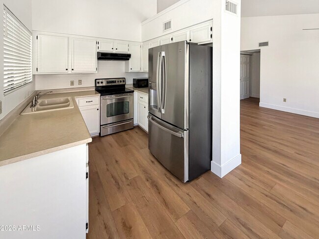 Building Photo - 14607 N Olympic Way
