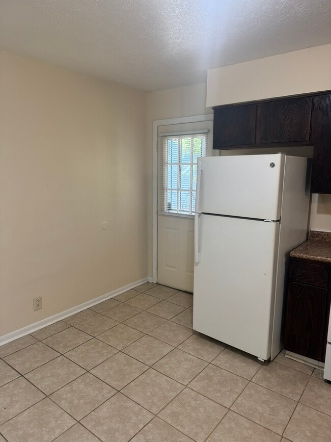 Building Photo - 1310 Ewing Creek Dr