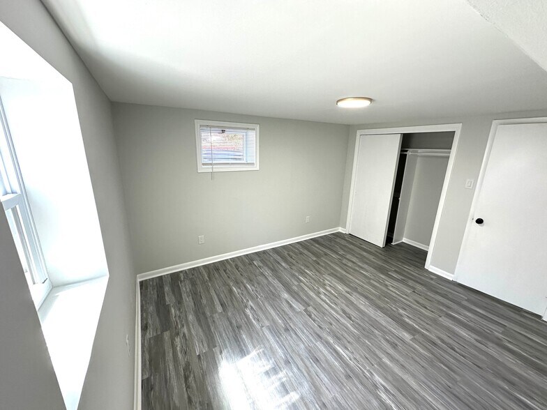 Building Photo - 5511 Henderson Way