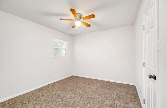 Building Photo - 607 Cactus Dr