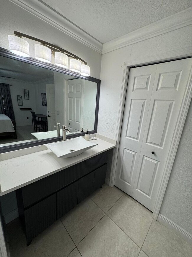Building Photo - COMING SOON 3-2 Stunning House
