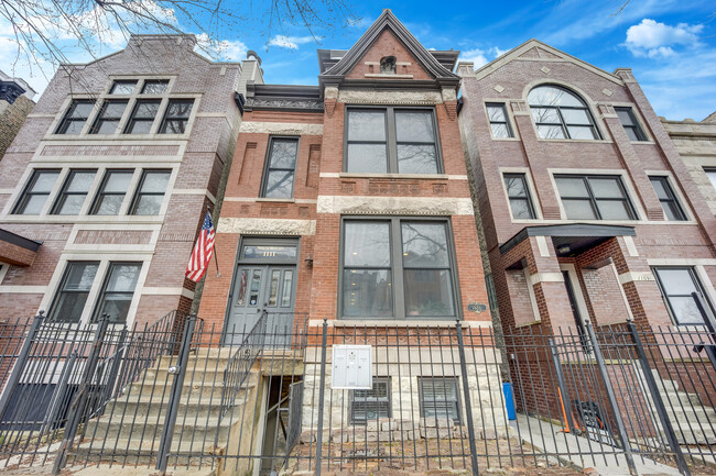 Primary Photo - 1111 N Mozart St