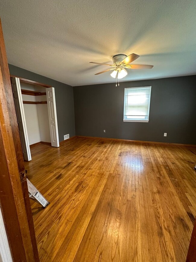 Building Photo - 1141 Hickory St