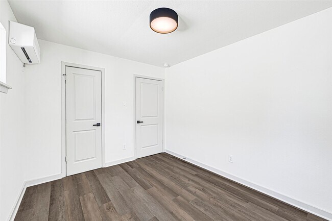 Building Photo - 8701 Bertwood St