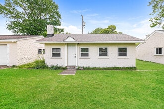 Building Photo - 148 Burgess Ave