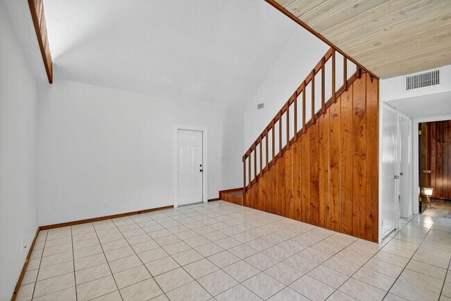 Building Photo - 3532 Coconut Rd
