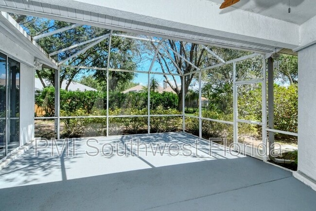 Building Photo - 607 Oak River Ct