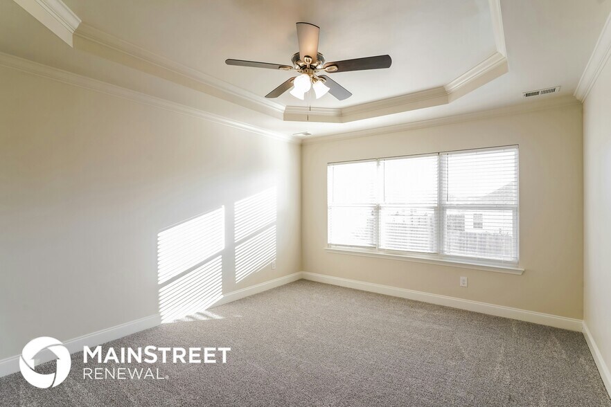 Building Photo - 1009 Ellington Dr