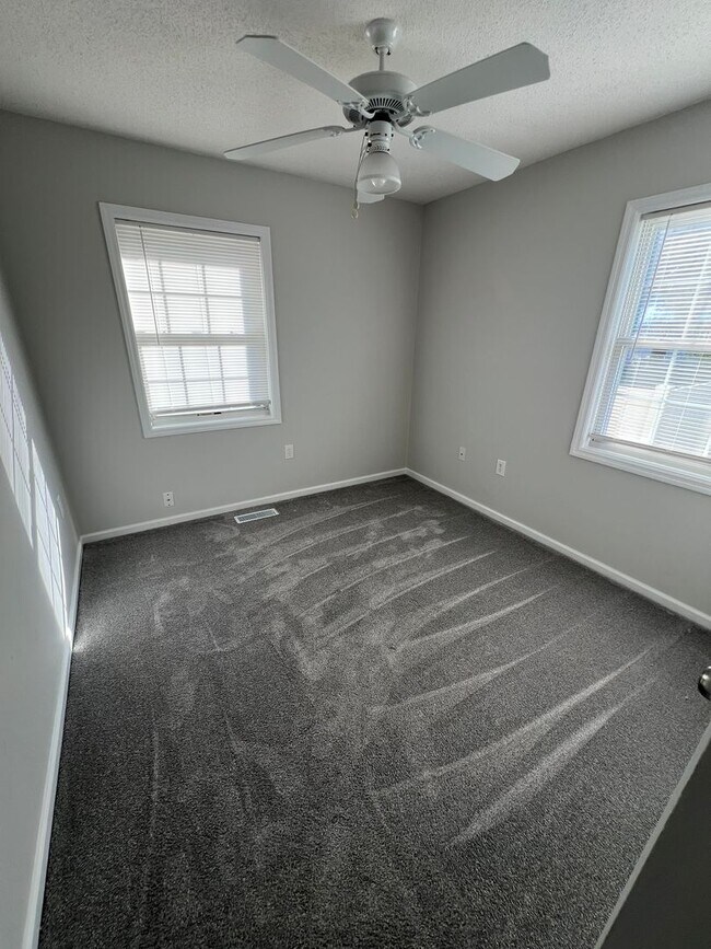 Building Photo - 3 Bedroom 2 Bath House, Turtle Cove Subdiv...