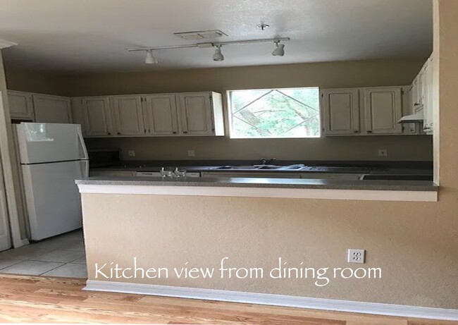 Kitchen - 2505 Shadow View Cir