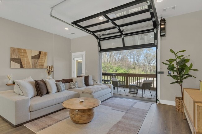 Building Photo - 253 Stonecrest Cir