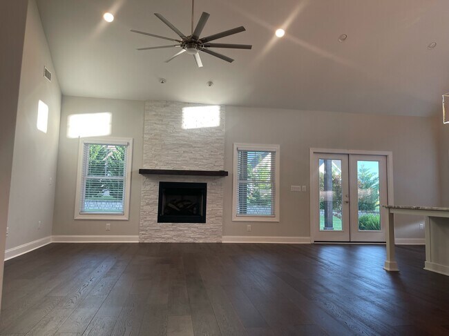 Building Photo - 1241 Whispering Springs Ct
