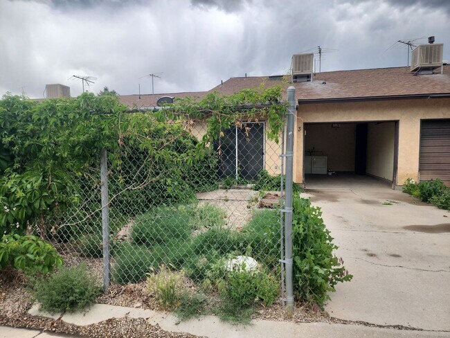 Building Photo - 171 College Way