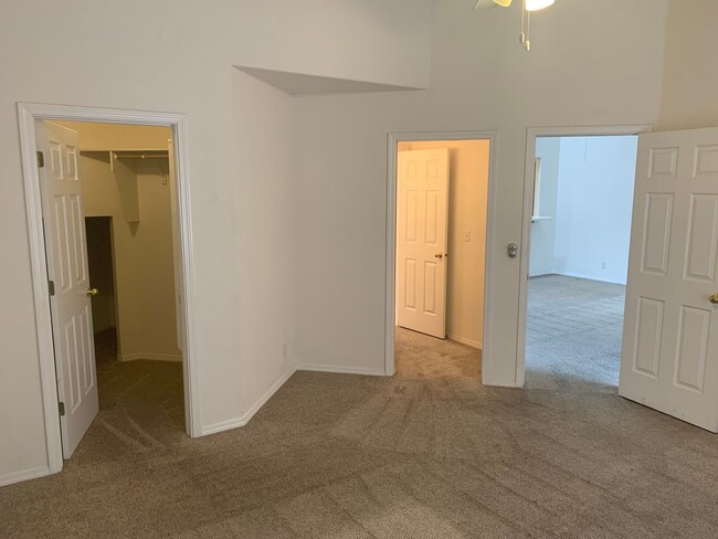 Building Photo - 4986 W Hillcrest View Ct