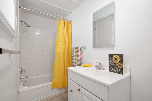 Building Photo - 52ND Street Apartments