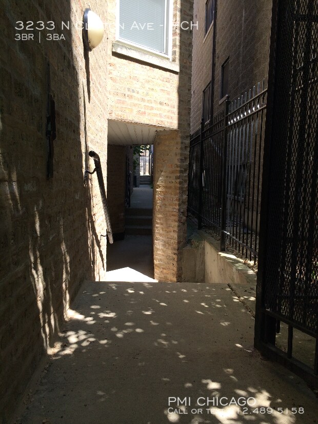 Building Photo - 3233 N Clifton Ave
