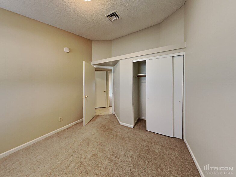 Building Photo - 1417 E Ironwood Dr