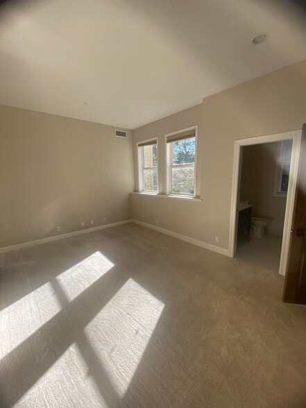 Building Photo - 2512 Laguna Vista Dr