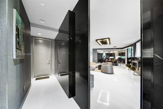 Building Photo - 18555 Collins Ave