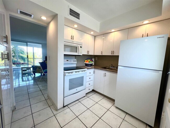 Building Photo - 3030 Marcos Dr