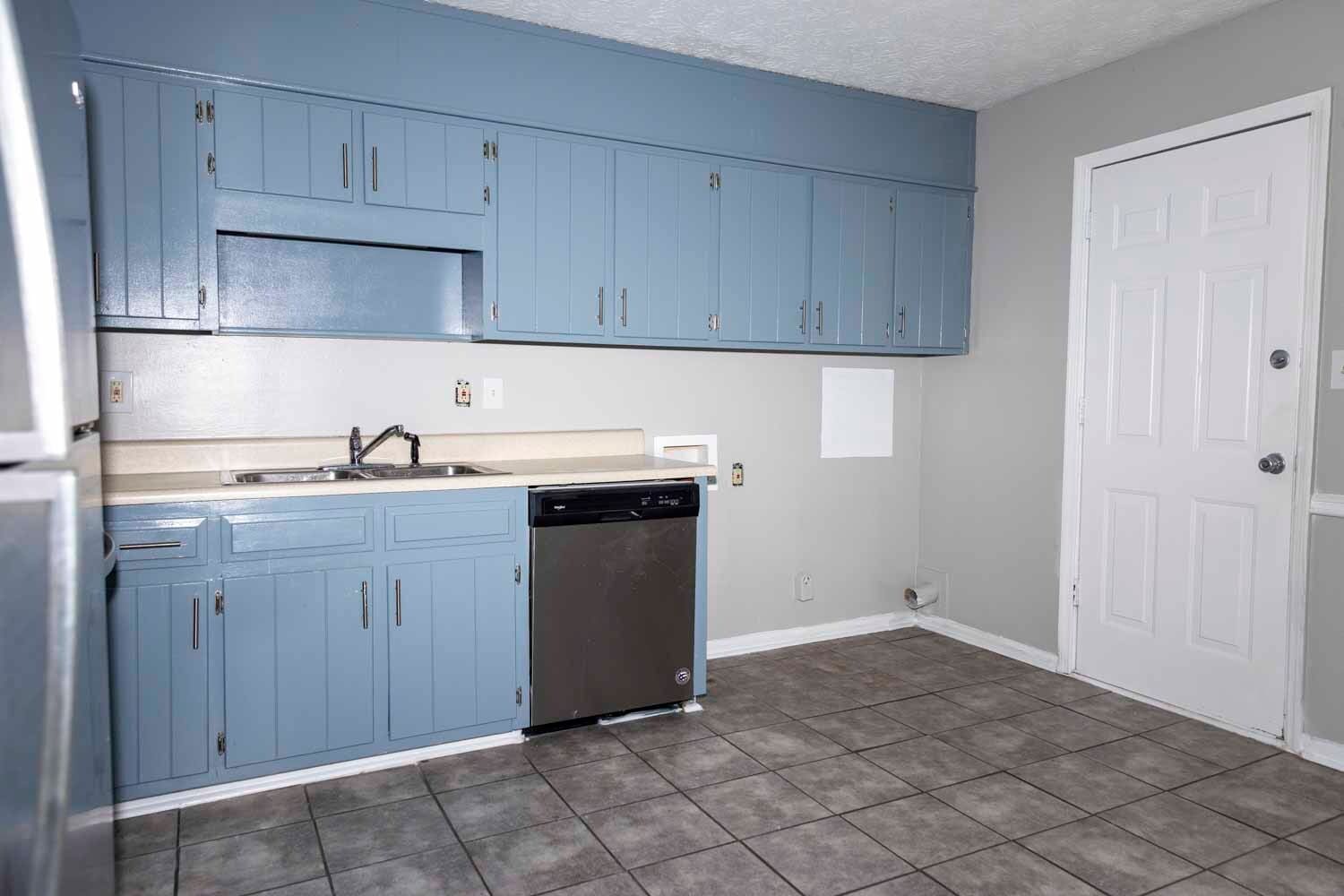 Wash/Dryer Hookup - 4801 Valley Dale Dr SW
