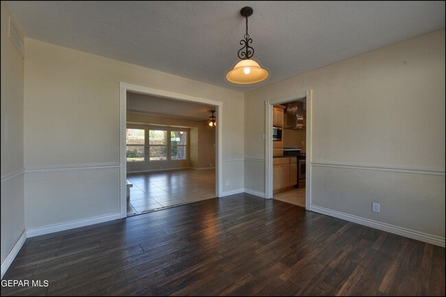 Building Photo - 424 Stonebluff Rd