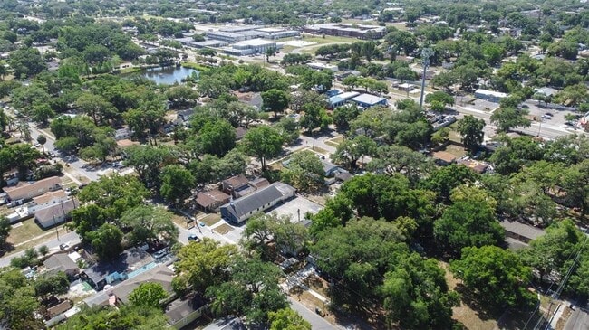 Building Photo - 1505 E North Bay St