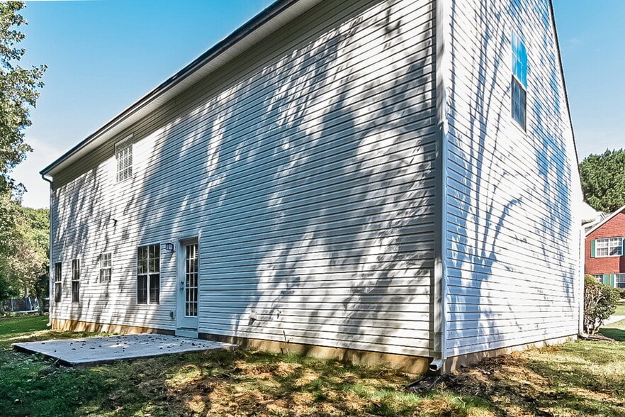 Building Photo - 1603 Blossom Dr