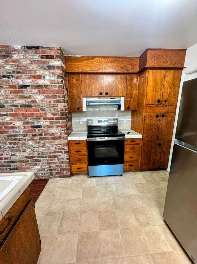 Building Photo - 3201 Springe St