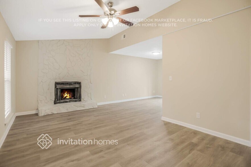 Building Photo - 4496 Fowler Ln