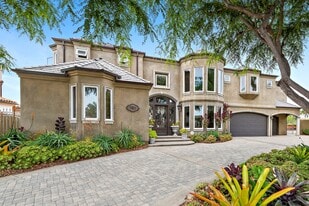 Building Photo - 3811 Vista Blanca
