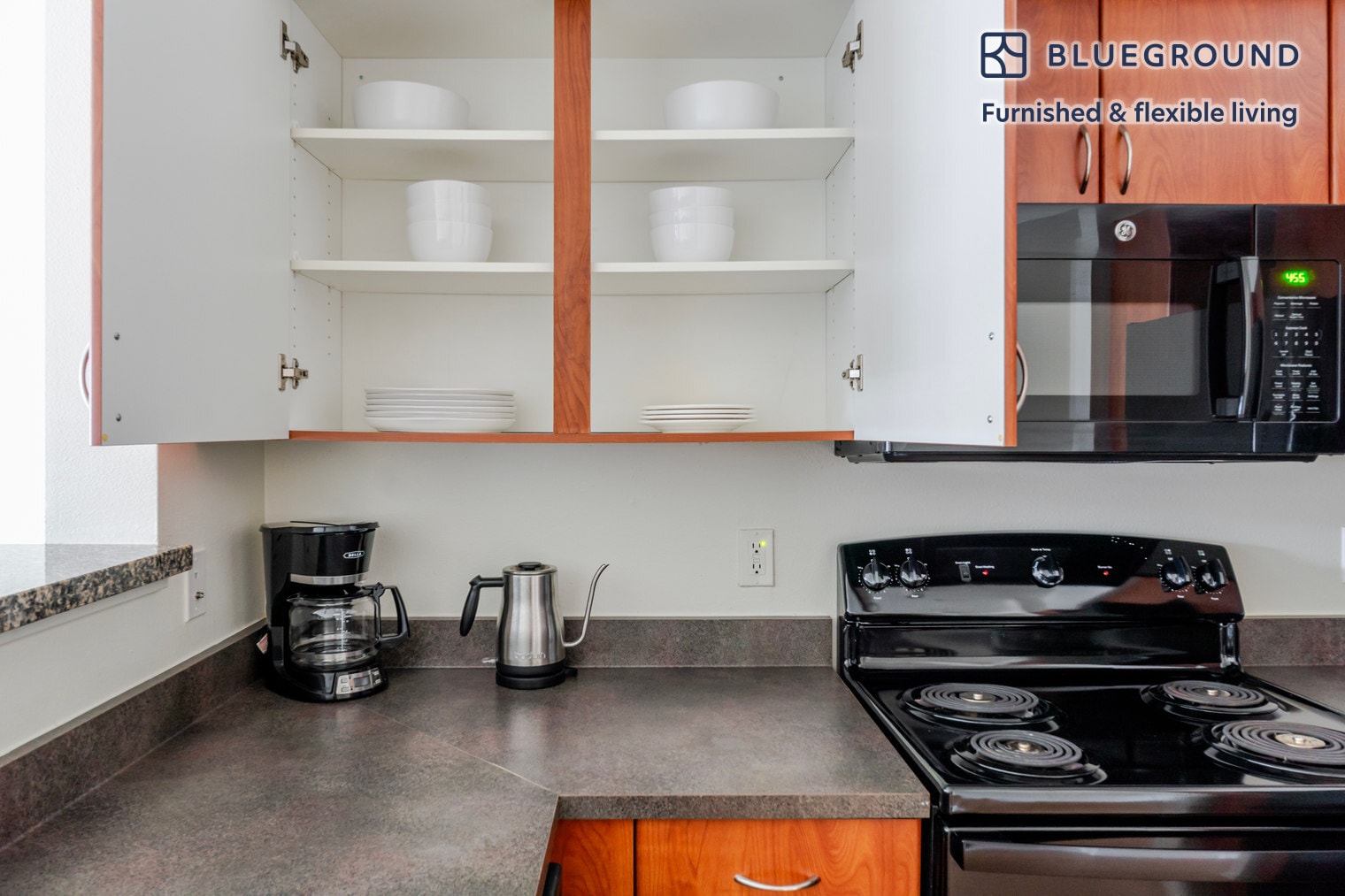 Building Photo - 362 Bellevue Way NE