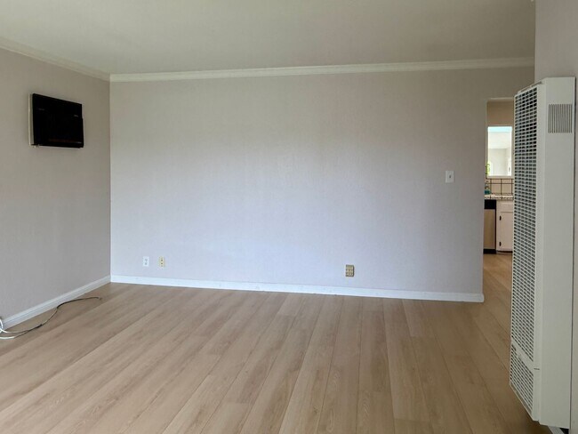 Building Photo - Updated 3 Bedroom 1 Bath West San Jose Gem! Campbell Union Schools!