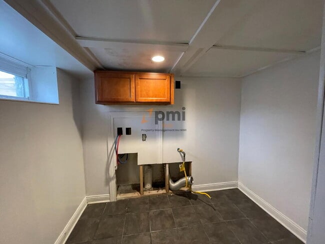 Building Photo - 4915 Linden Ave