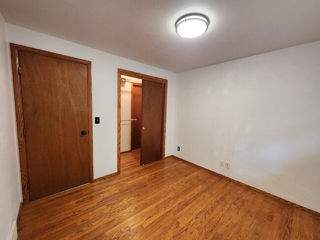 Building Photo - Hard to Find 3 Bedroom Ranch