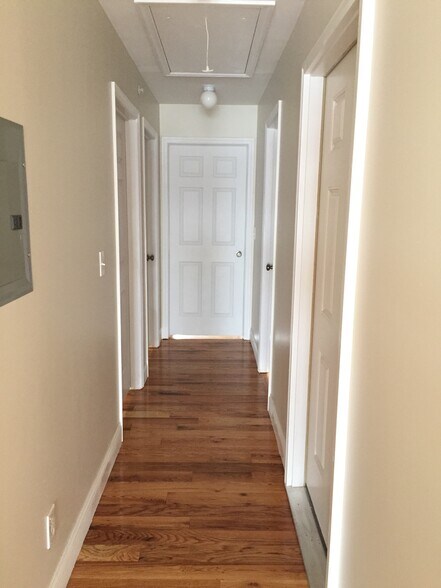 Building Photo - 270 S 20th St