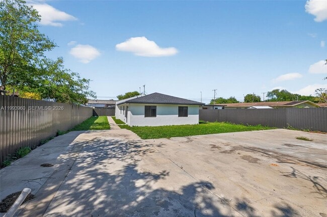 Building Photo - 2492 SW 44th St