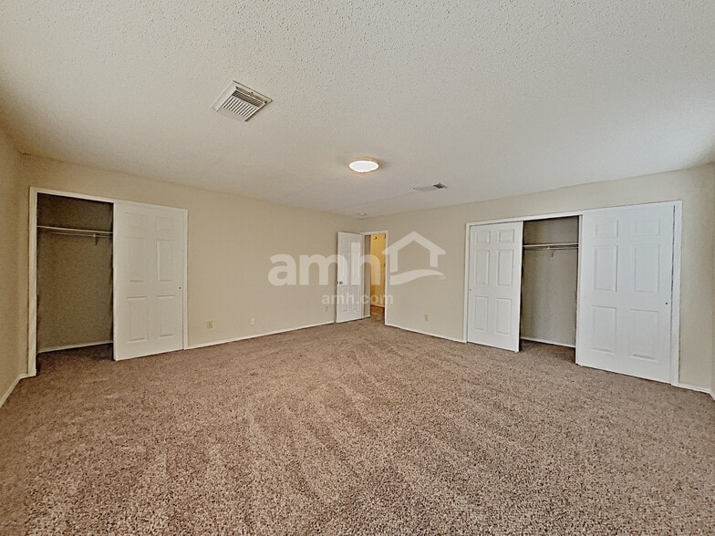 Building Photo - 438 Terra Cotta