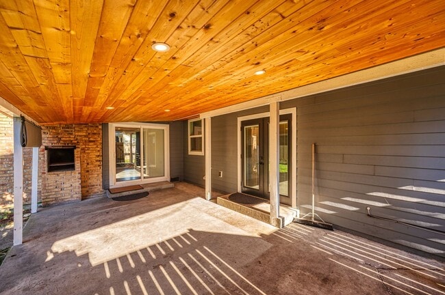 Building Photo - Lakewood Rambler 3 bedroom + Bonus