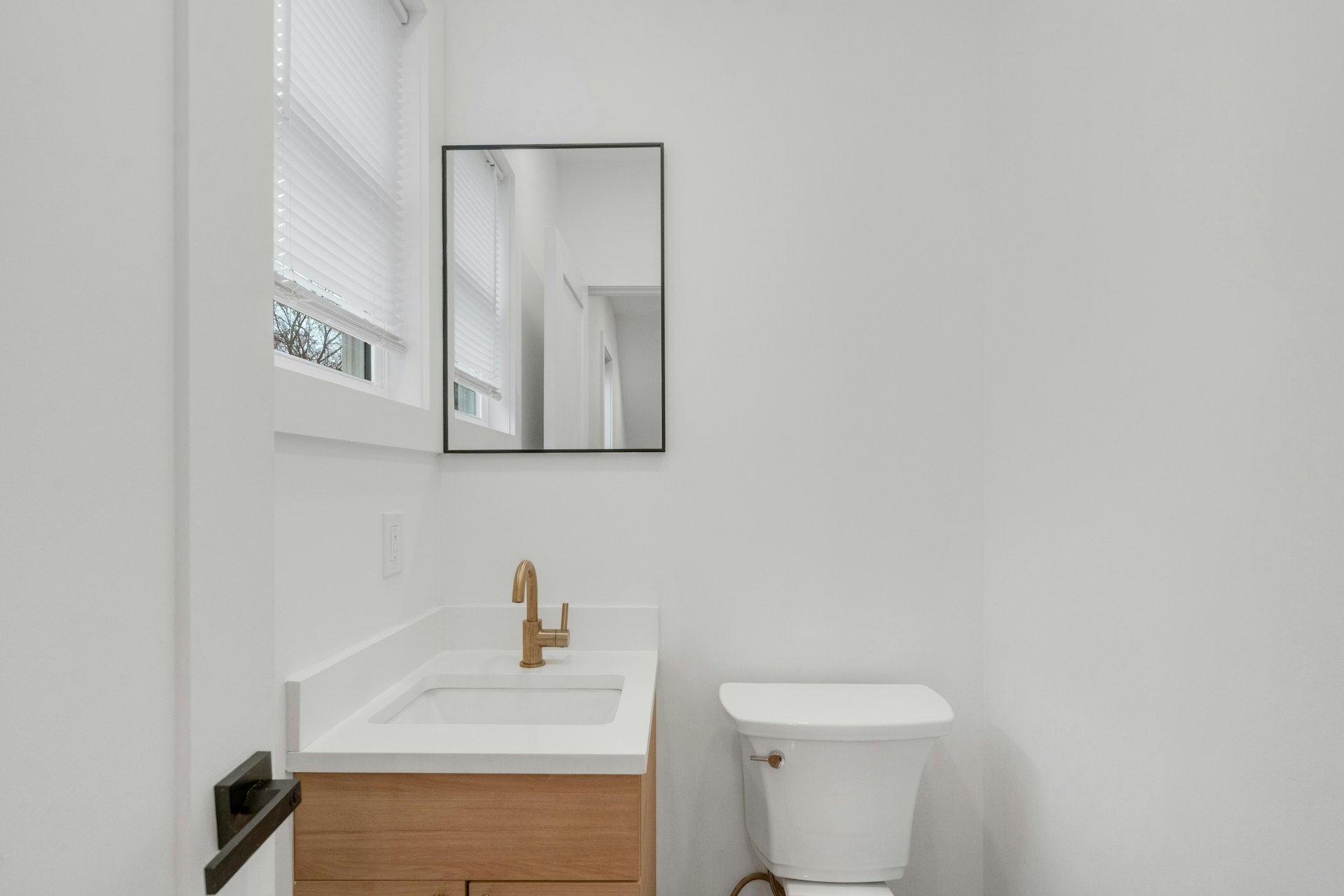 Building Photo - 71 Mission St