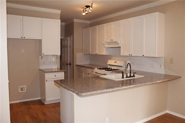 Building Photo - 8107 Hawick Dr