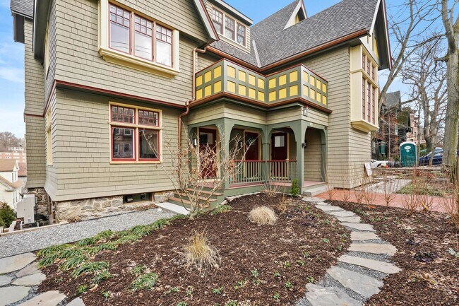 Building Photo - 165 Winthrop Rd