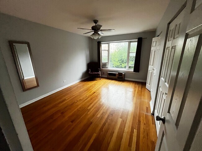 Building Photo - 2424 W Estes Ave