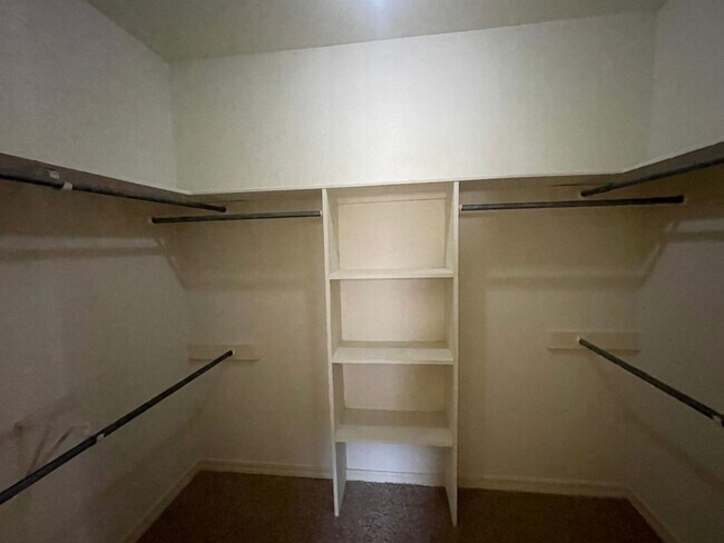 Building Photo - Must See! Welcoming Home In Greenacres Place!