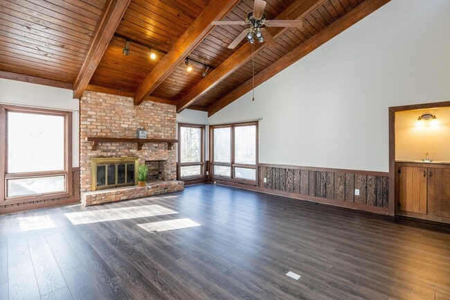 Building Photo - 624 Short Spoon Cir
