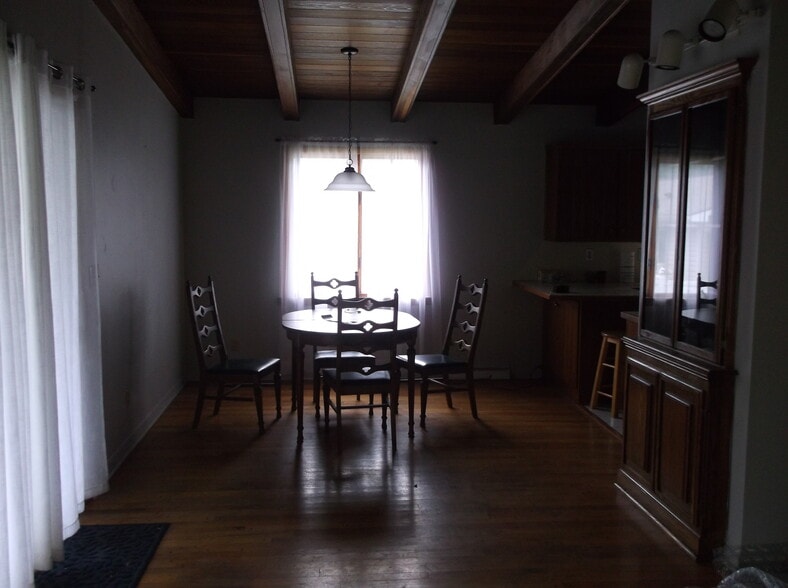 Building Photo - 8843 Karlen Rd