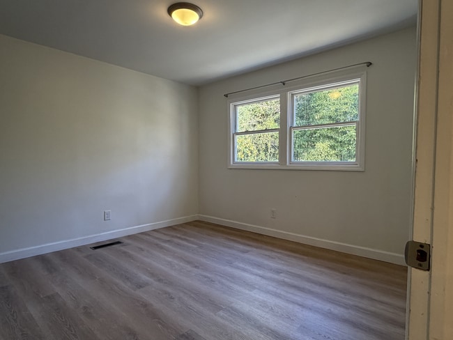 Building Photo - 214 W Union St