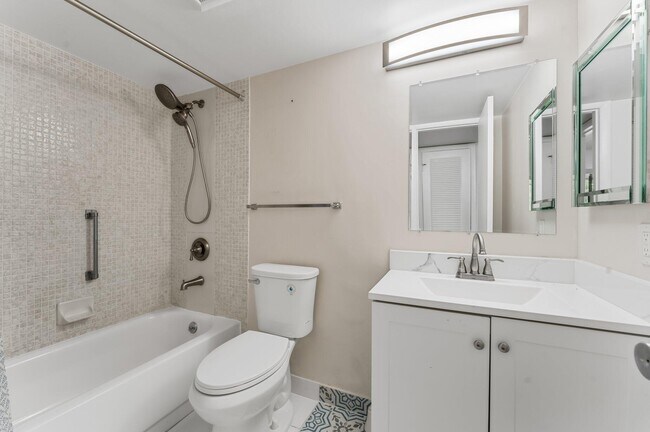 Building Photo - 4489 Luxemburg Ct